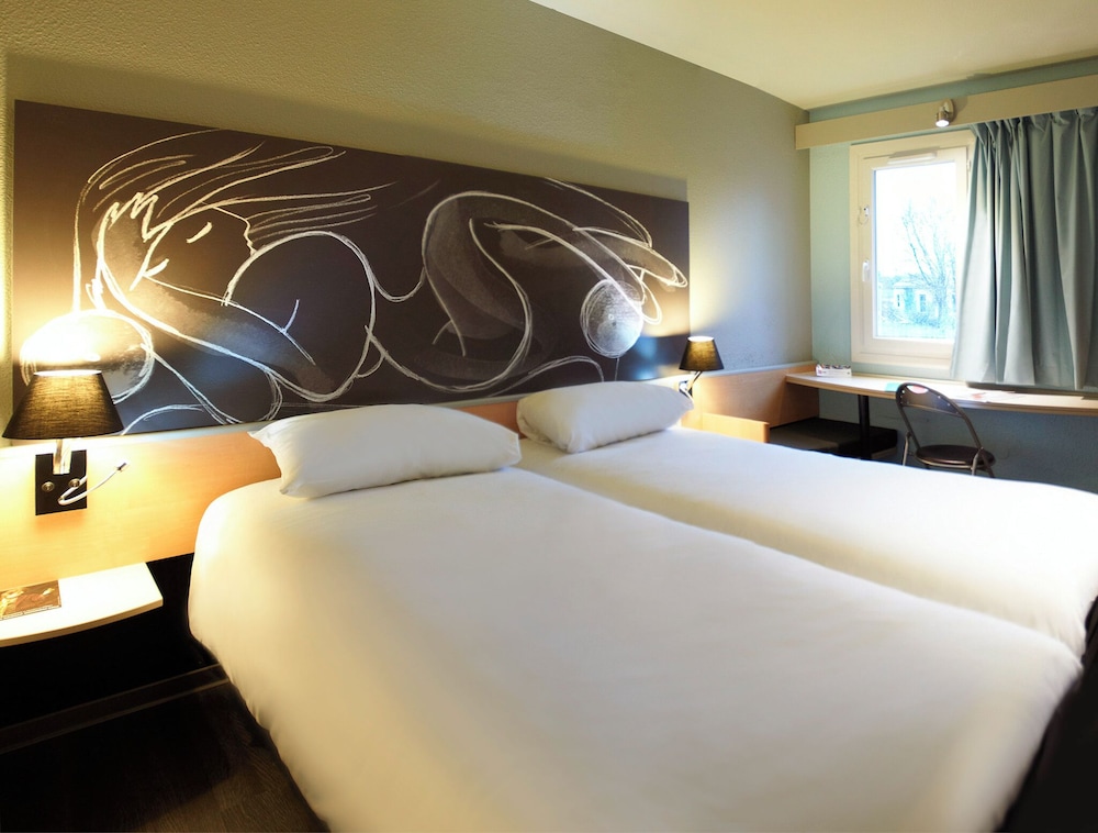 Standard Room, 2 Twin Beds photo 1