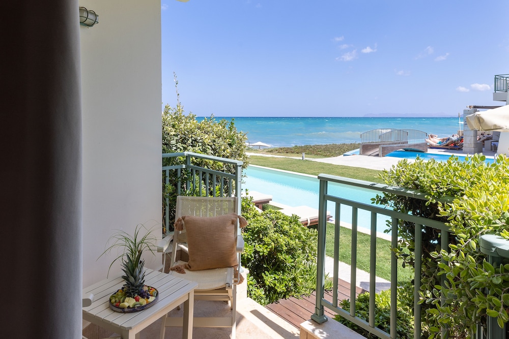 Double Room, Sea View (Sharing Pool - AD) - Photo 6