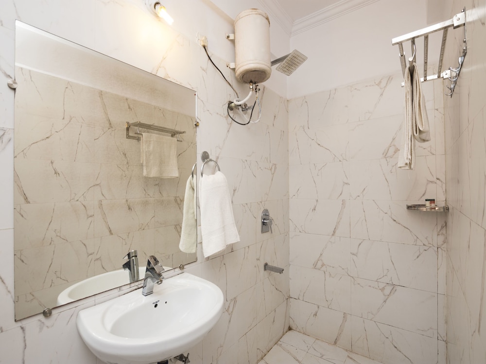 Standard Double Or Twin Room, 1 Double Bed, Private Bathroom photo 2