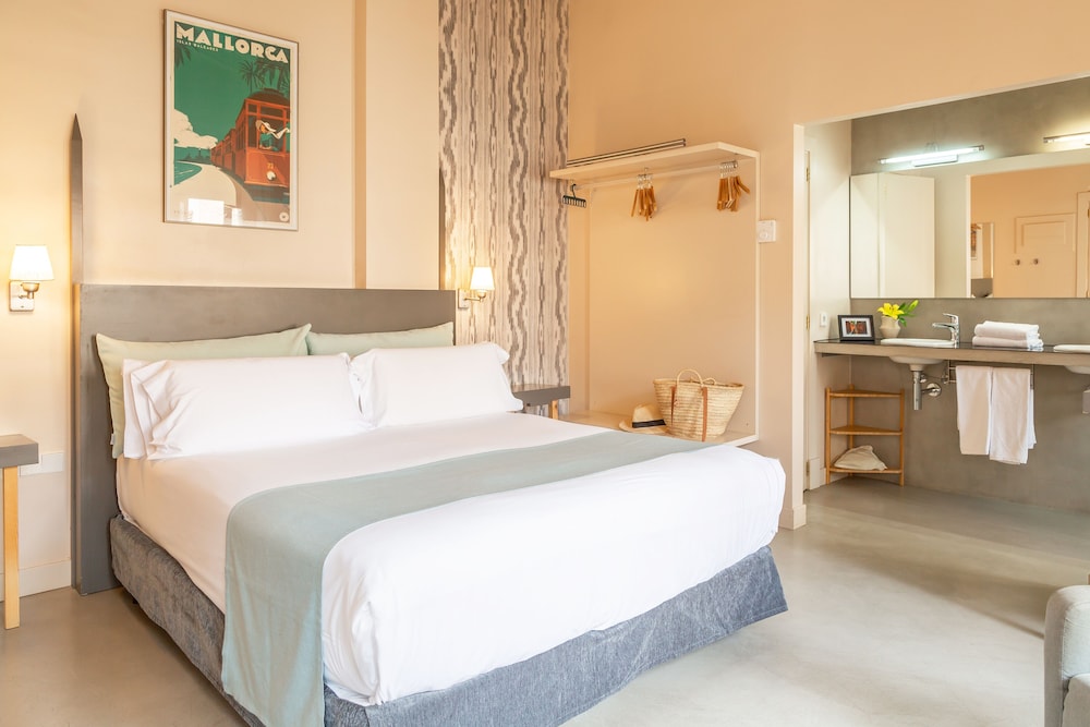 Superior Double Room, 1 King Bed photo 3