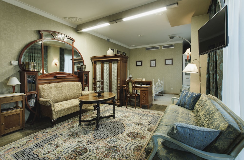 Deluxe Family Room photo 3