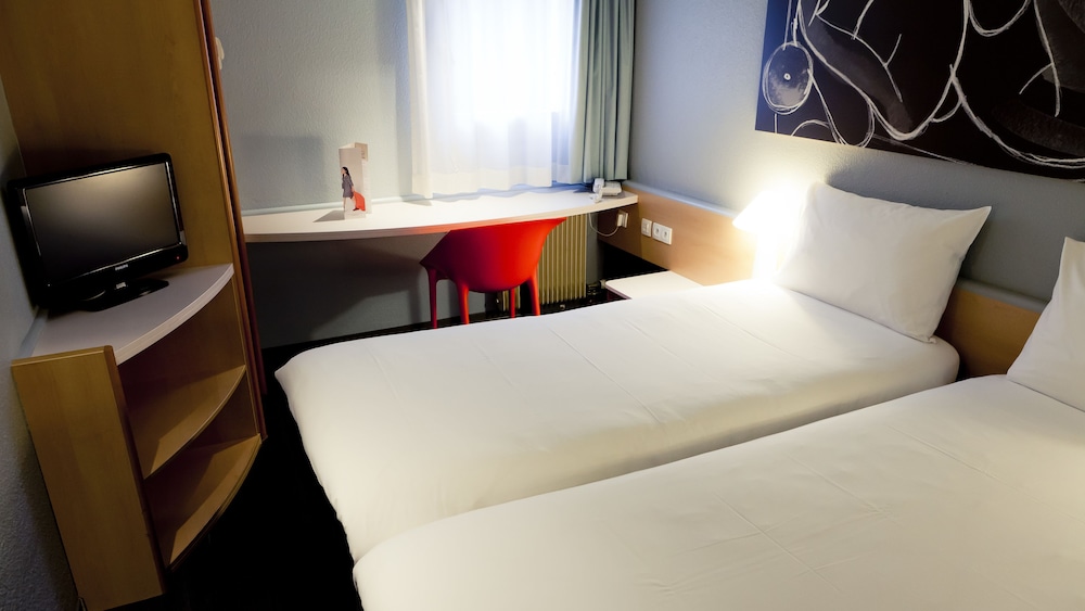 Room, Multiple Beds, Connecting Rooms photo 1