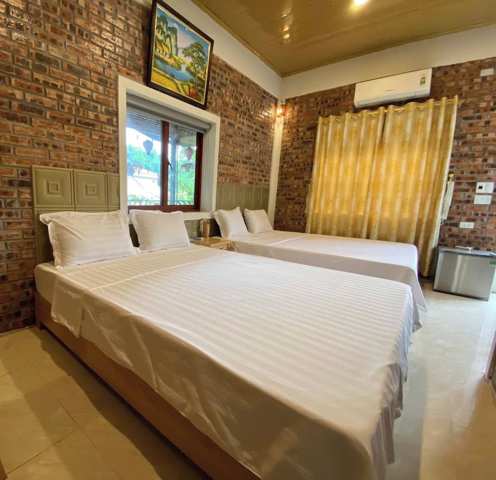 Deluxe Room 203, Garden and City View photo 3