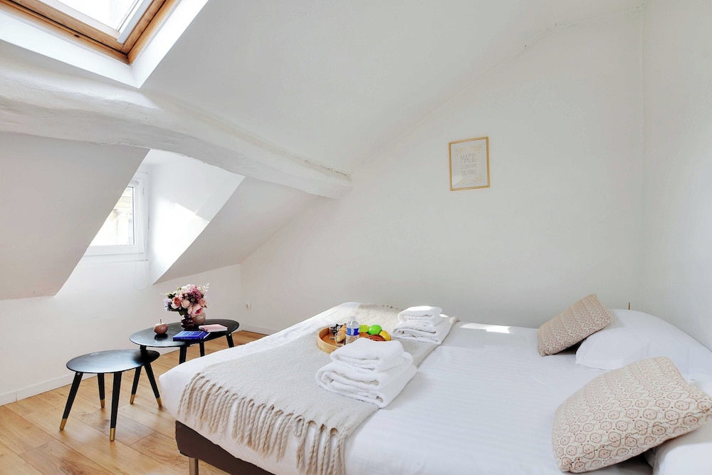 Apartment photo 2