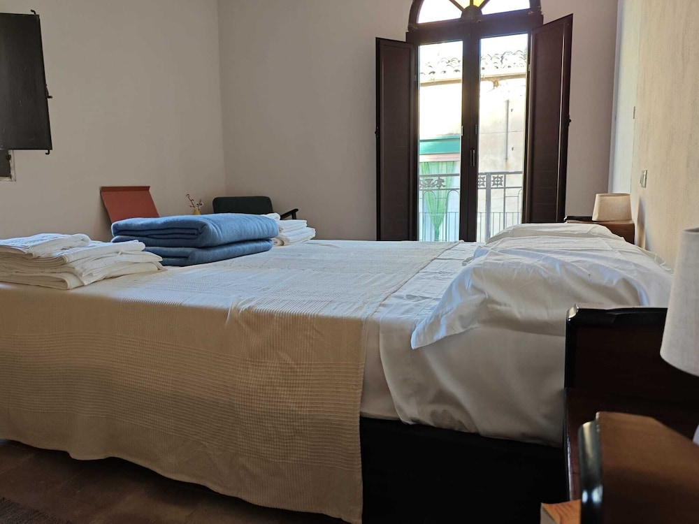 Deluxe Double Room, Patio, Garden View