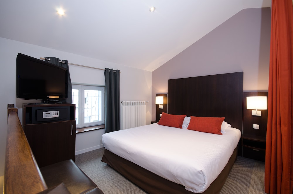 Family Room, Multiple Beds, Non Smoking - Photo 1