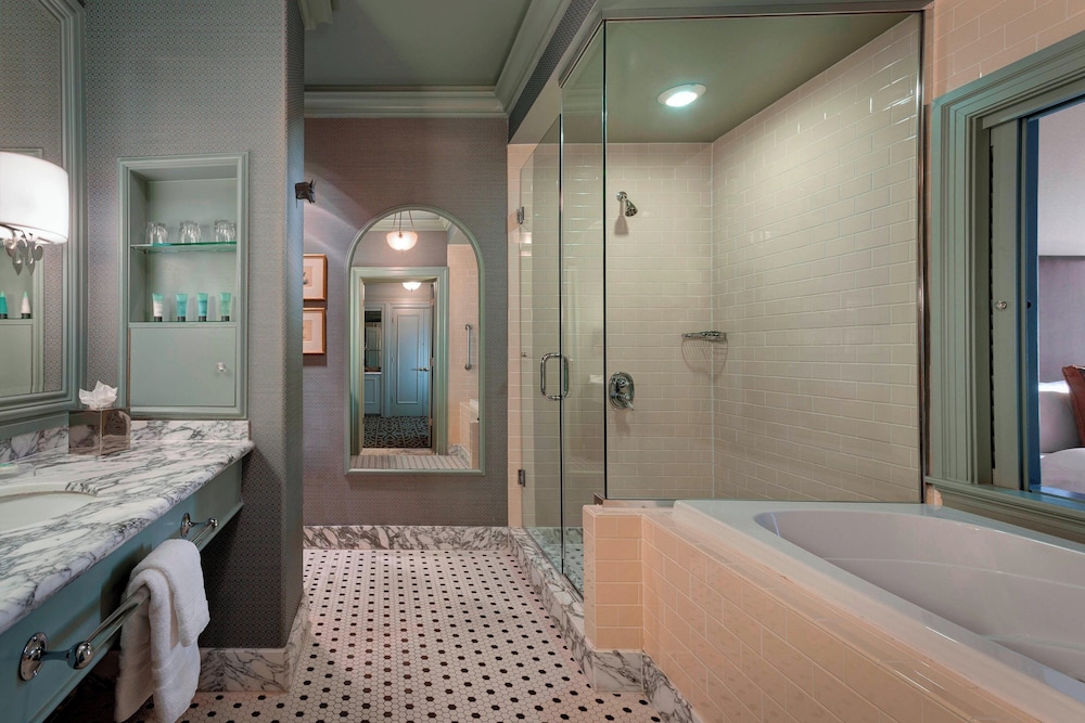 Deluxe Room, 1 King Bed, City View - Photo 12
