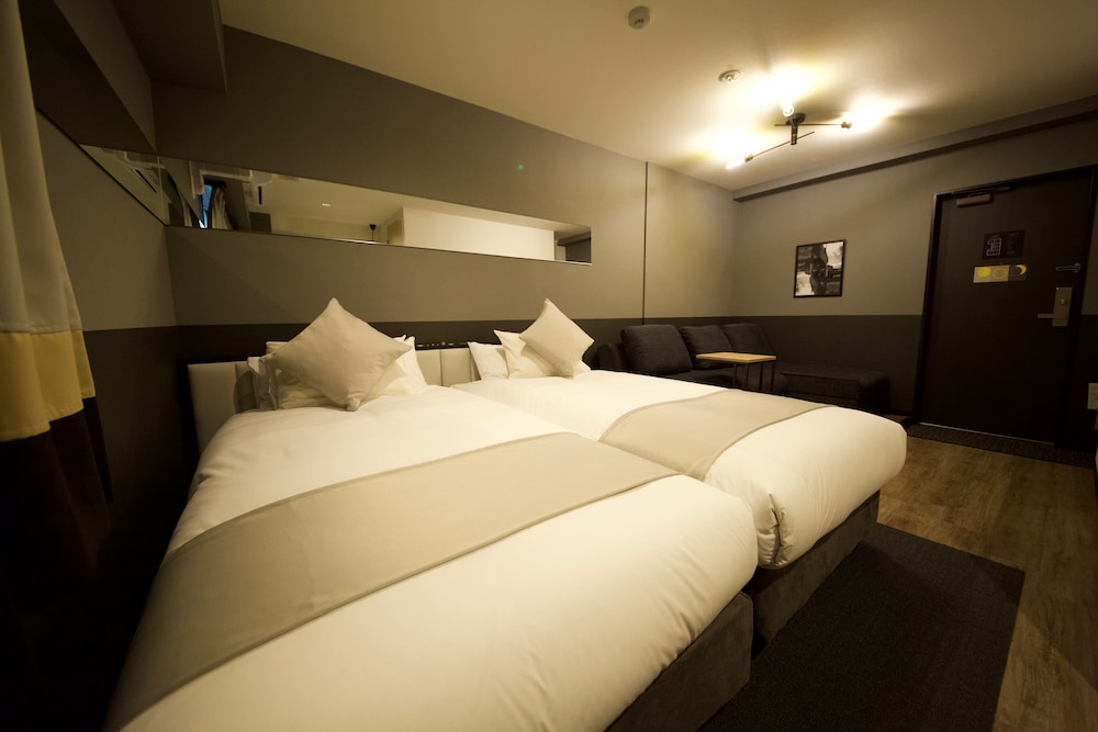 Hollywood Twin Room, Non Smoking 22square meters