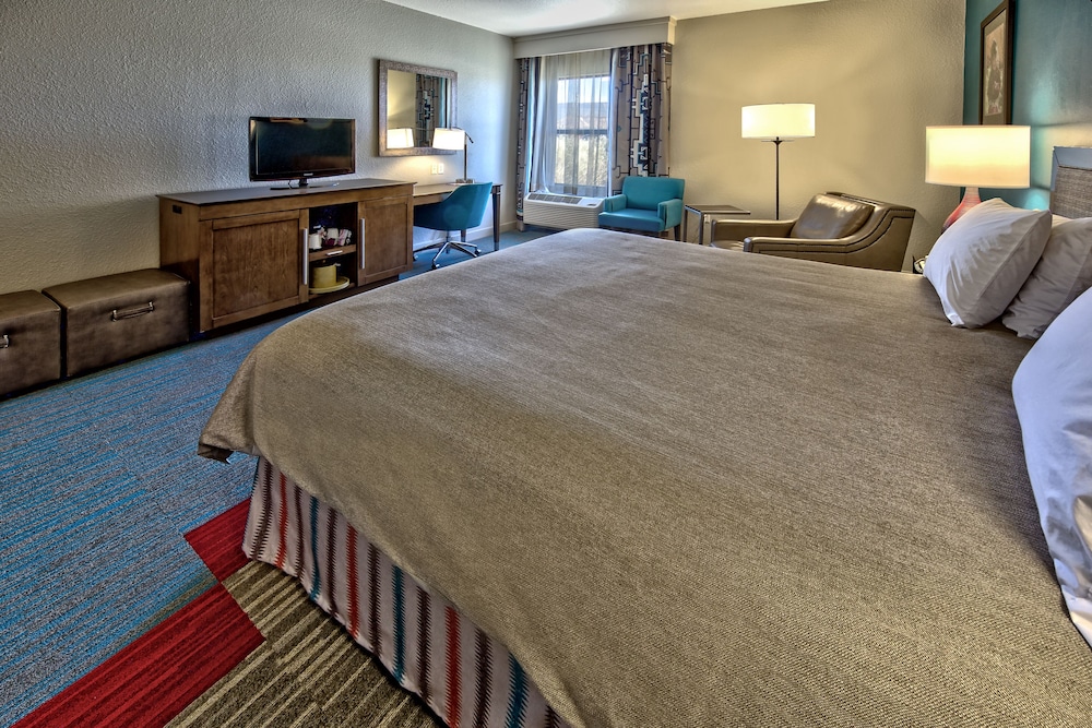 Room, 1 King Bed, Non Smoking - Photo 2