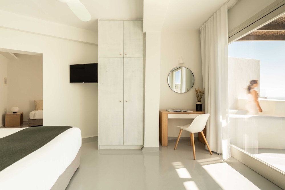Deluxe Room Caldera View Double - Photo 4
