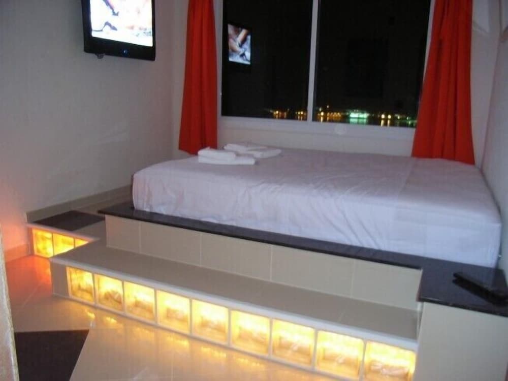 Premium Penthouse, 3 Bedrooms, Beach View