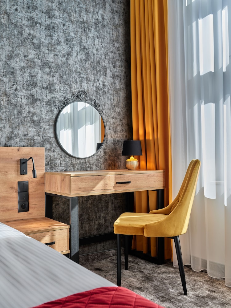 Standard Double Room - Photo 8