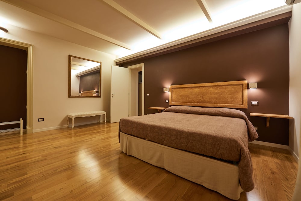 Suite, 1 Bedroom photo 1