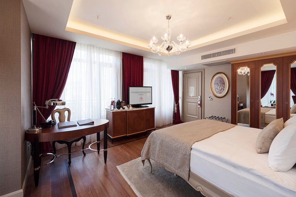 Deluxe Room with City View photo 2