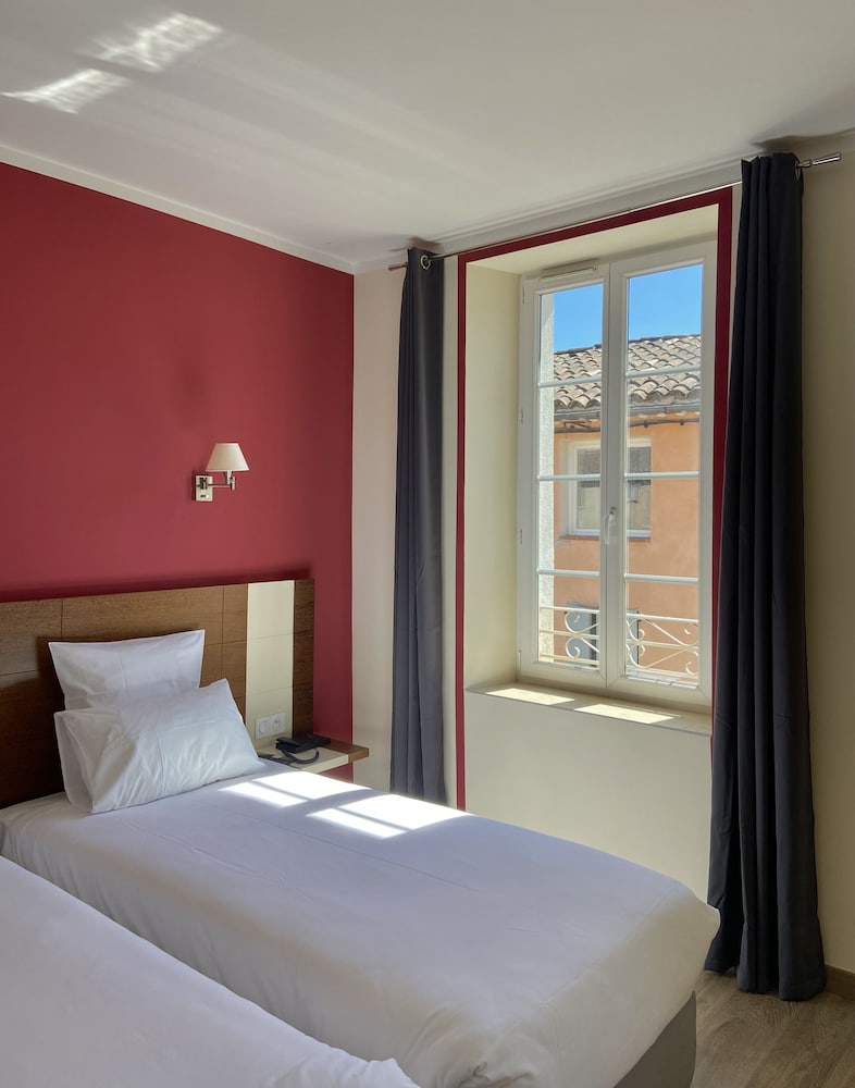 Deluxe Room - Photo 7