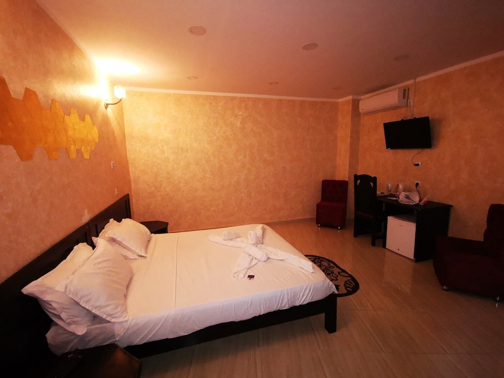 Business Suite photo 1