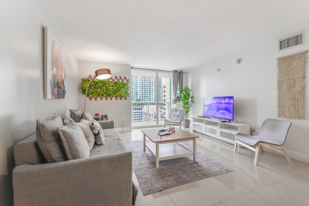 Luxury Condo, 3 Bedrooms, City View photo 1