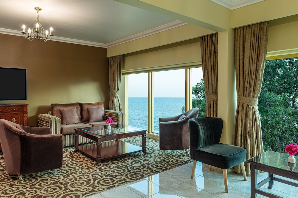 Club Room, 1 Queen Bed, Sea View - Photo 6