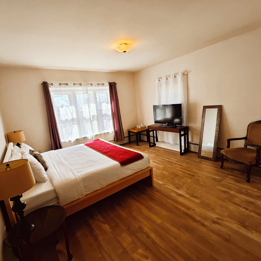 Suite, 2 Bedrooms, Courtyard View