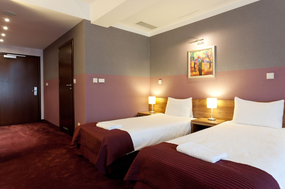 Standard Double or Twin Room - Photo 3