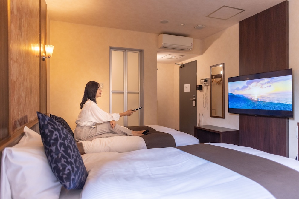 Twin Room, Non Smoking - Photo 11