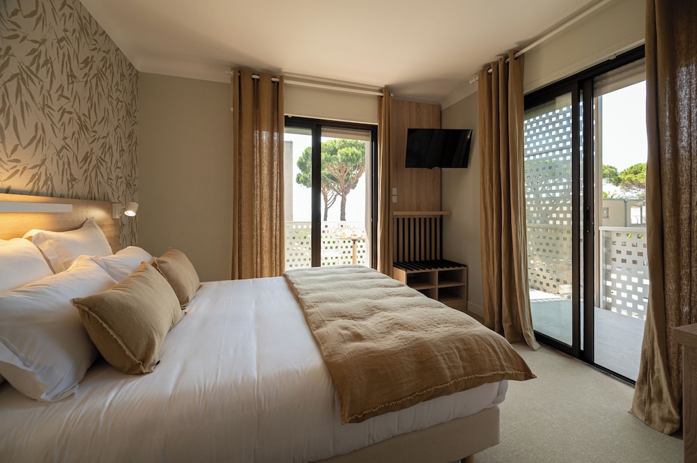 Superior Double or Twin Room, Sea View