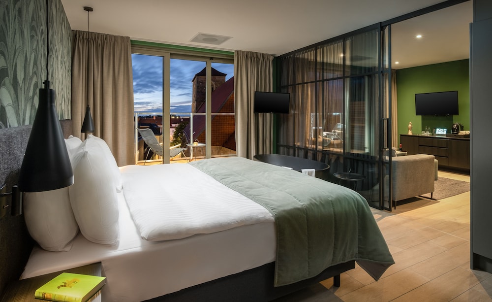 Suite photo 1