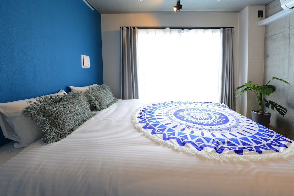 Queen Room photo 2