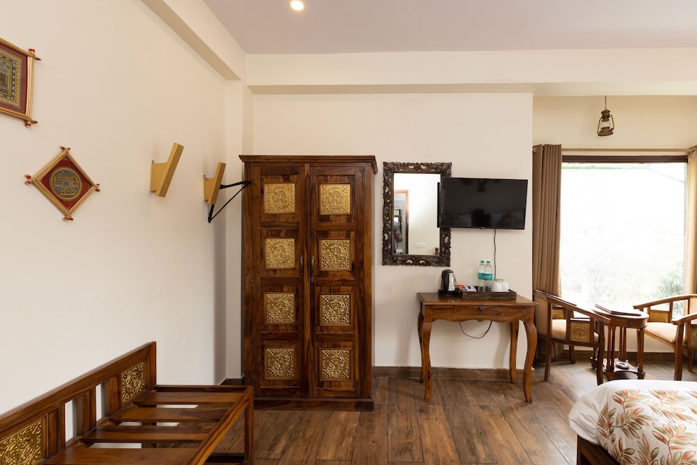 Deluxe Room - Photo 8