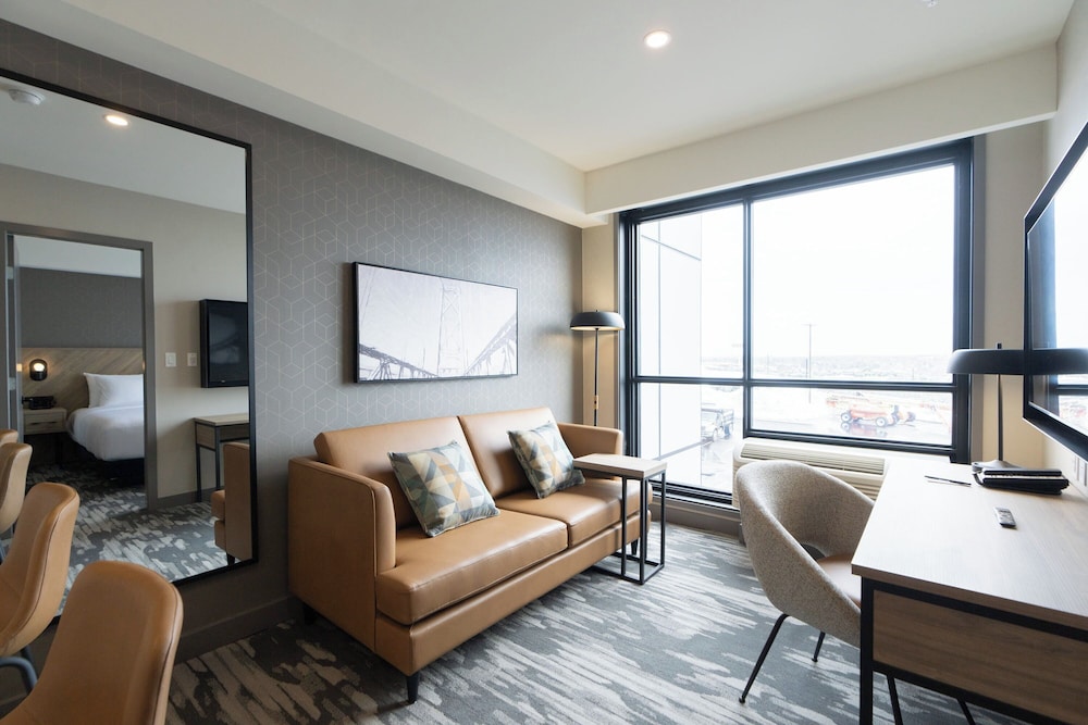 Grand Suite, 1 King Bed with Sofa bed, Kitchen photo 3