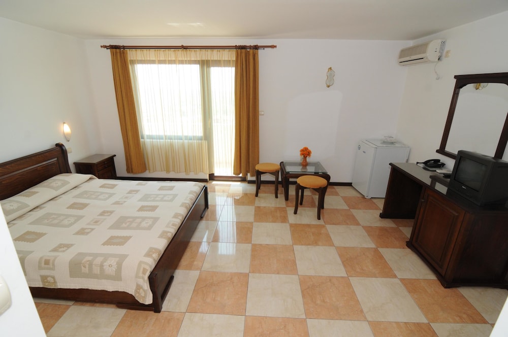 Double Room, Sea View (Top Floor)