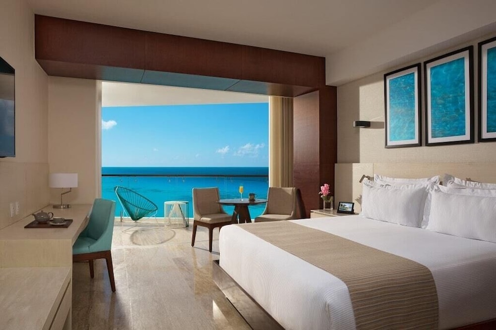 Altitude Suite King, Ocean Front photo 1