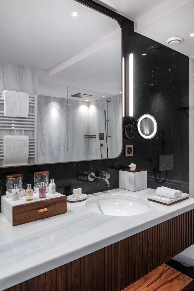 Suite, 1 King Bed