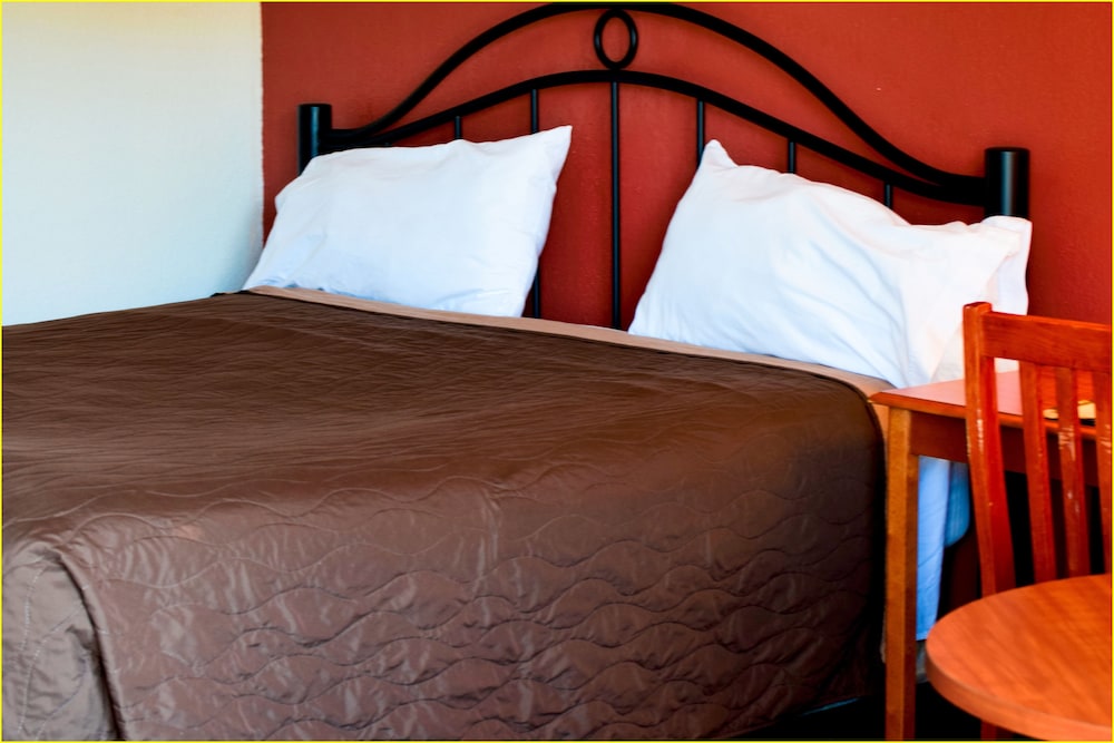 Standard Room, 1 King Bed - Photo 11