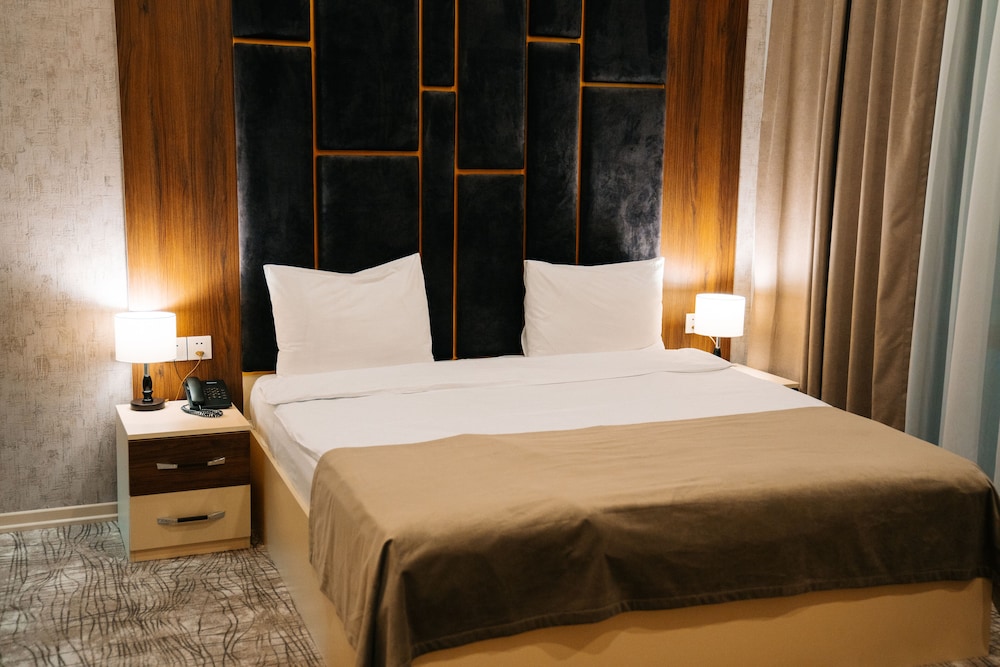 Standard Double Room, 1 King Bed, Non Smoking - Photo 13