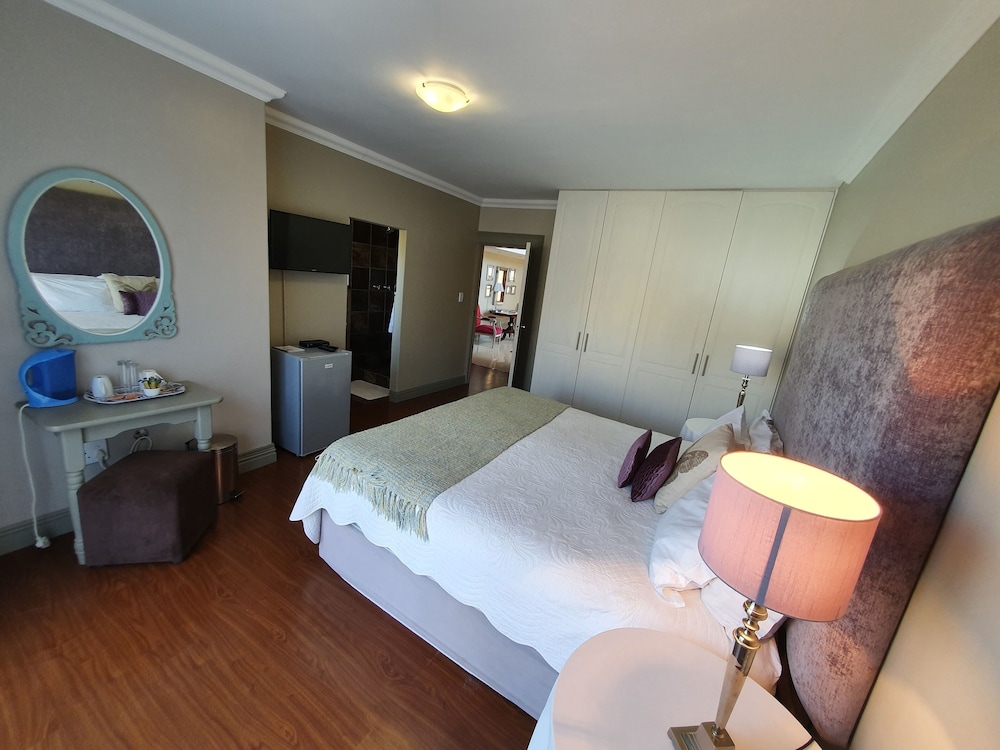 Double Room - Standard Room Garden View