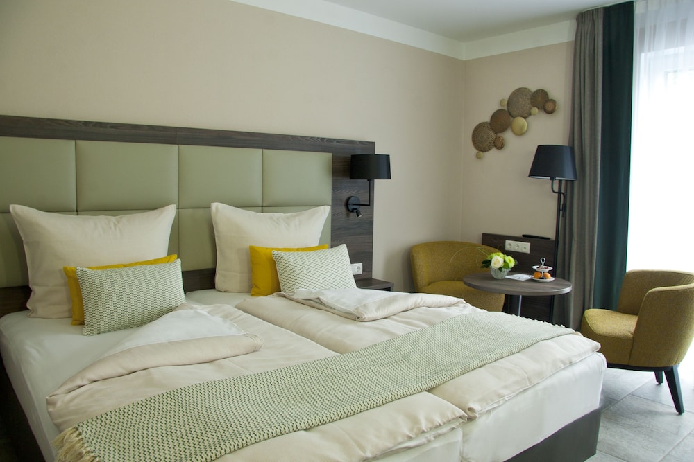 Double Room (air conditioner)