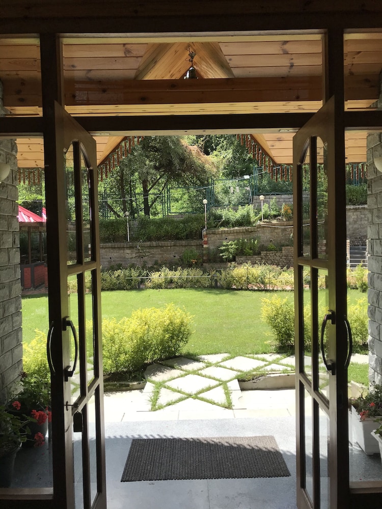 4 Room Cottage - Photo 4