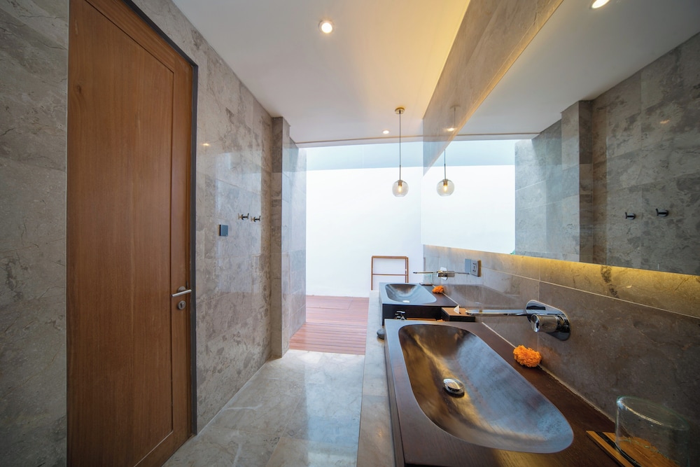 One Bedroom Villa With Private Pool - Photo 26