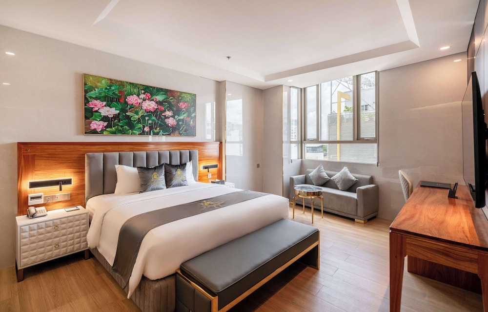 SIGNATURE KING (City View With Bathtub)