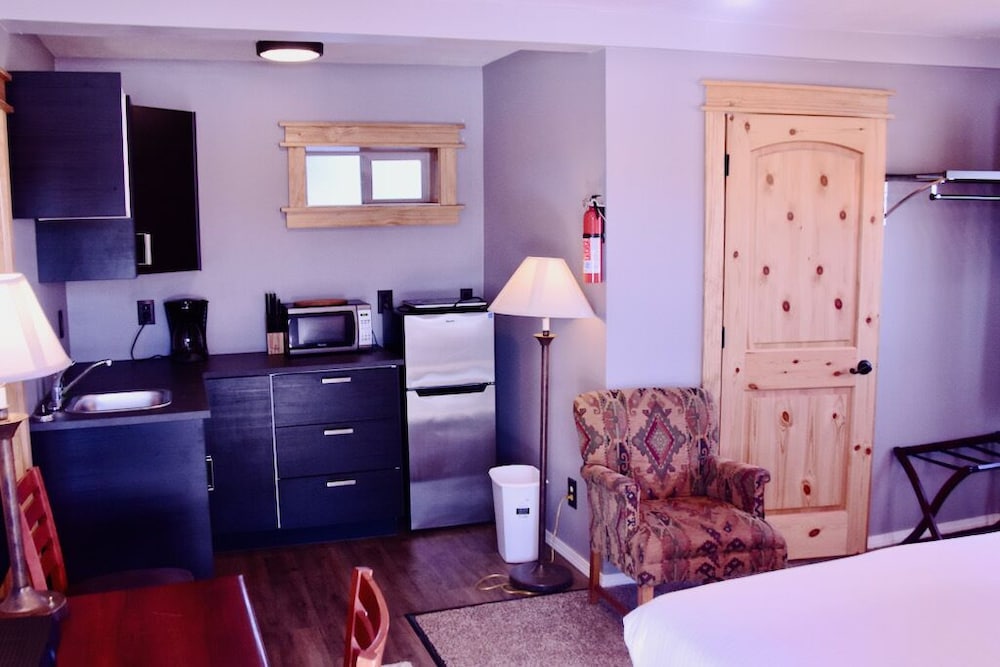 Kitchenette photo 1