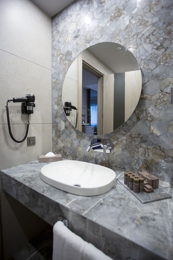 Business Double Room - Photo 7