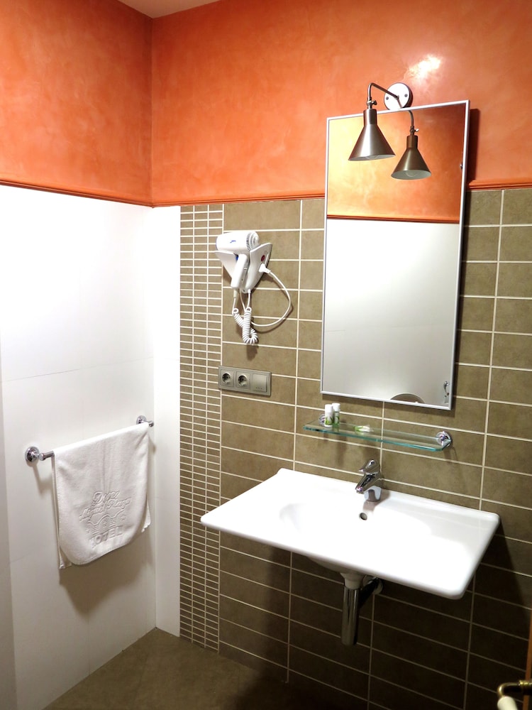 Basic Single Room photo 2