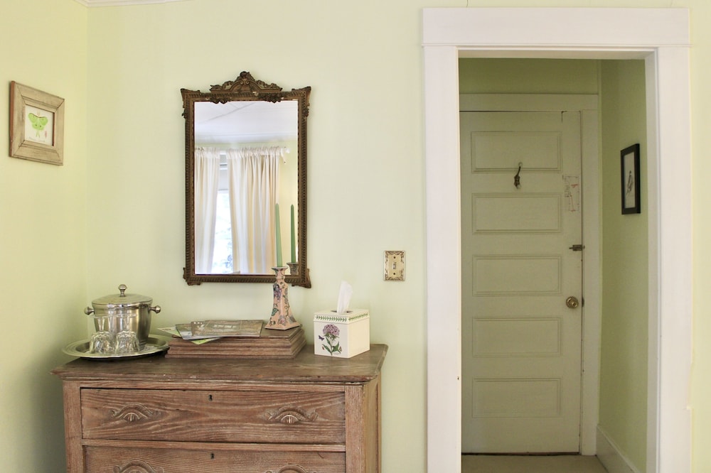Standard Room, Multiple Beds, Non Smoking (Cottage) photo 2