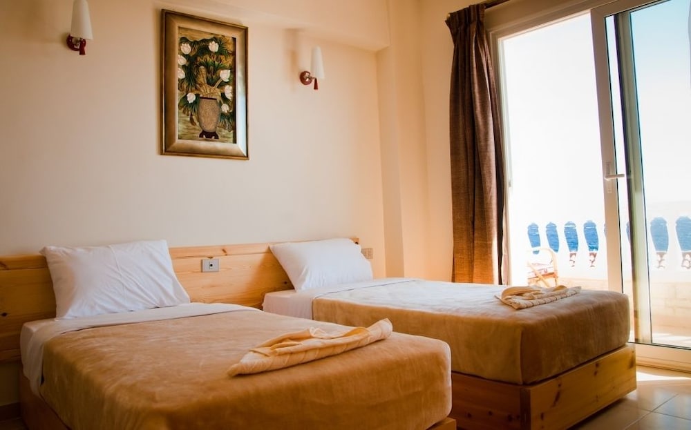 Standard Single Room, 1 Twin Bed, Smoking, Sea View photo 3