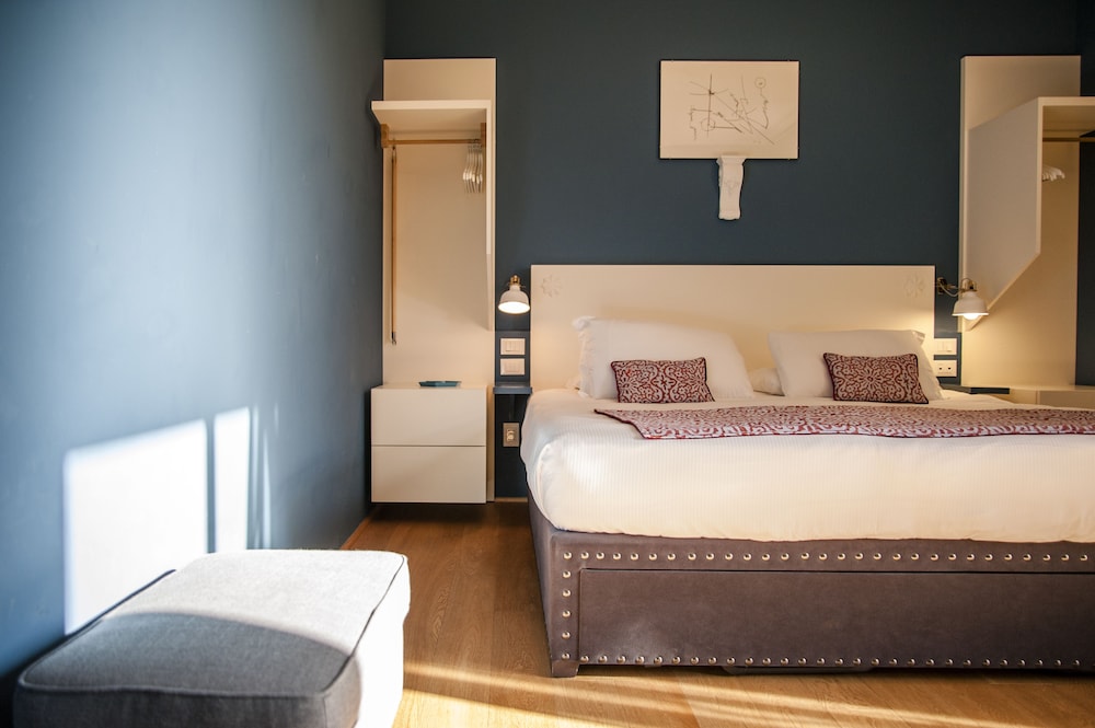 Suite, 1 King Bed, Terrace, City View photo 3