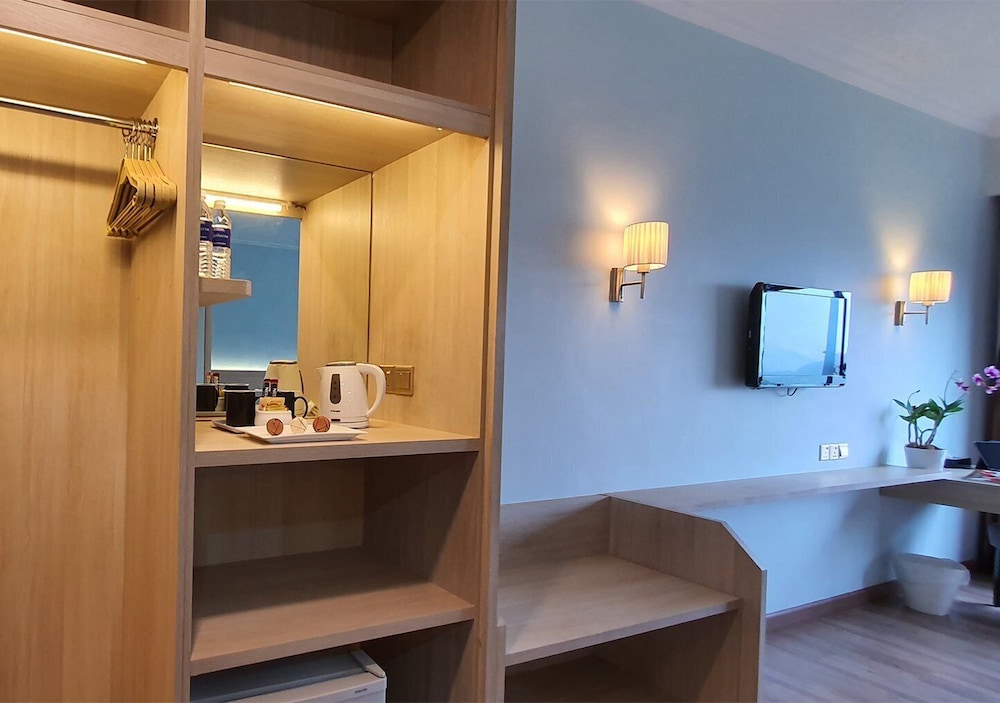 Superior Premium Twin Bed - Photo 4