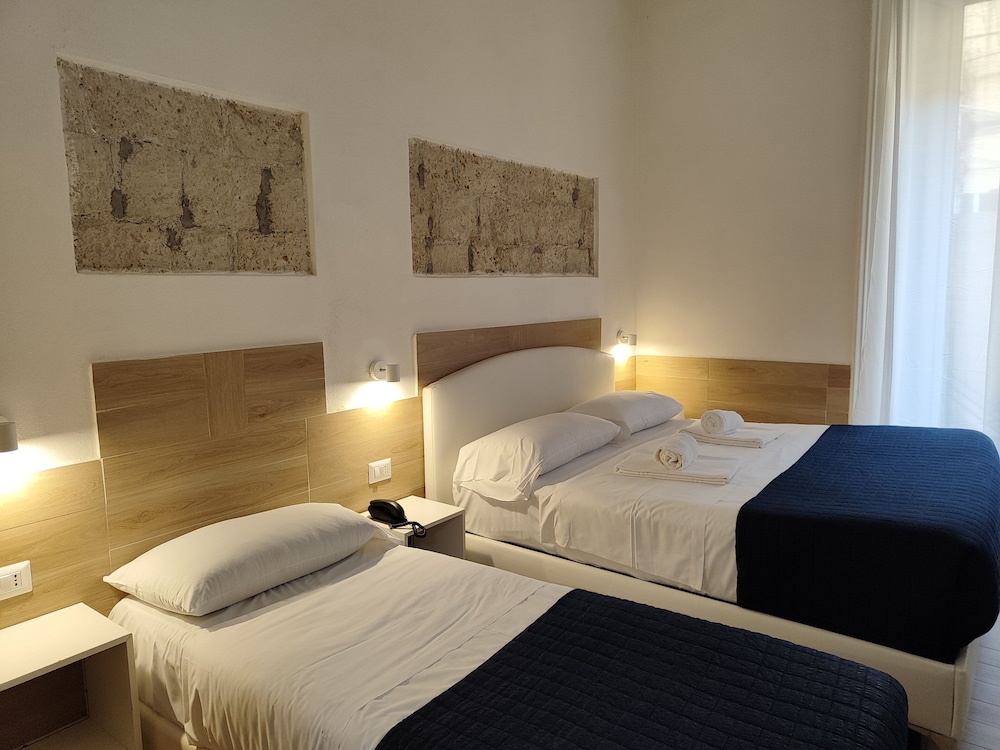 Standard Triple Room photo 3