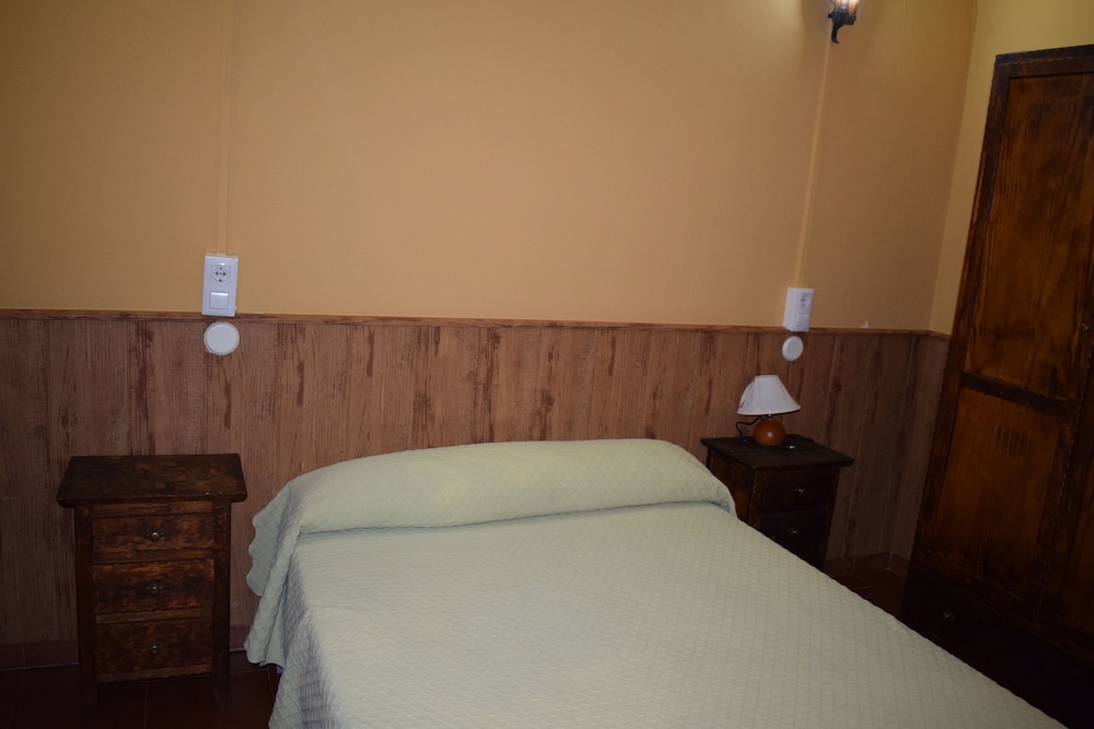 Habitación Doble Básica o con Dos Camas