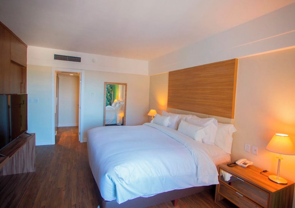 Premium Executive Suite - Photo 2